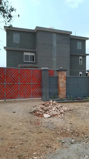 5bdrm Mansion in Mirembe Villa, Makindye for sale