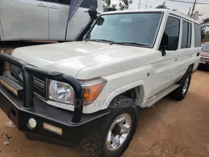 Toyota Land Cruiser Prado 2010 White