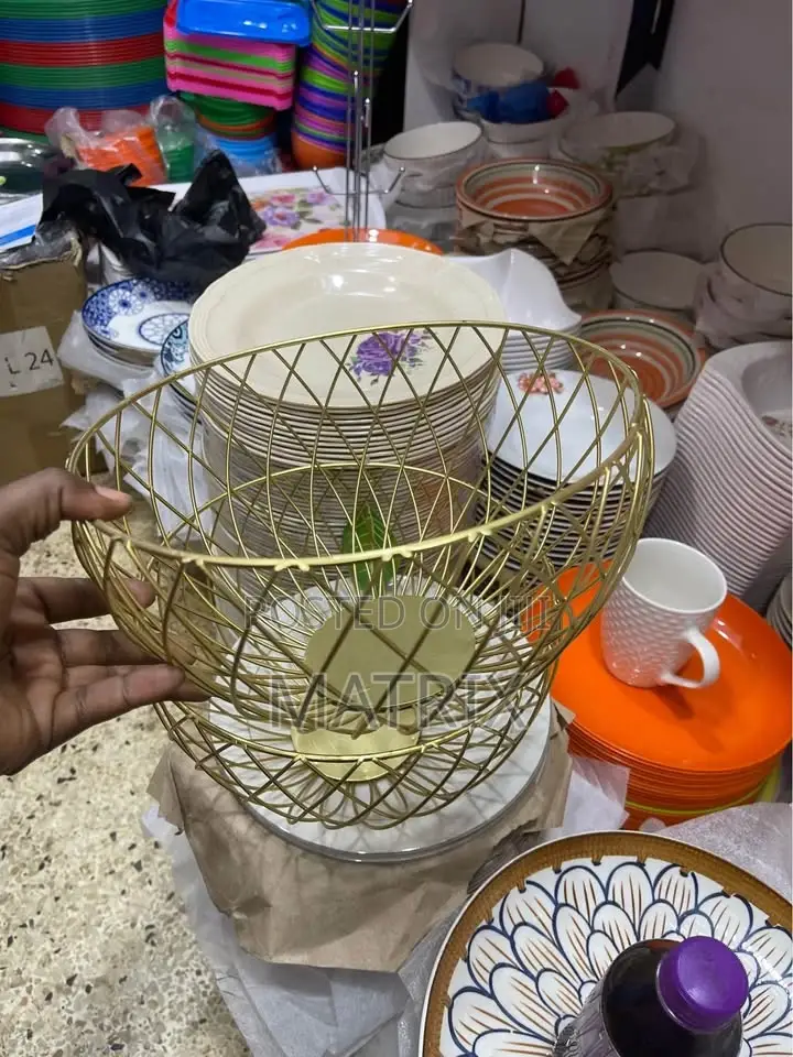Fruit Basket Elegant,Strong and Beautiful Golden Fruit Basket