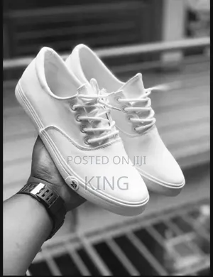 Gracious Ladies Shoes. In White