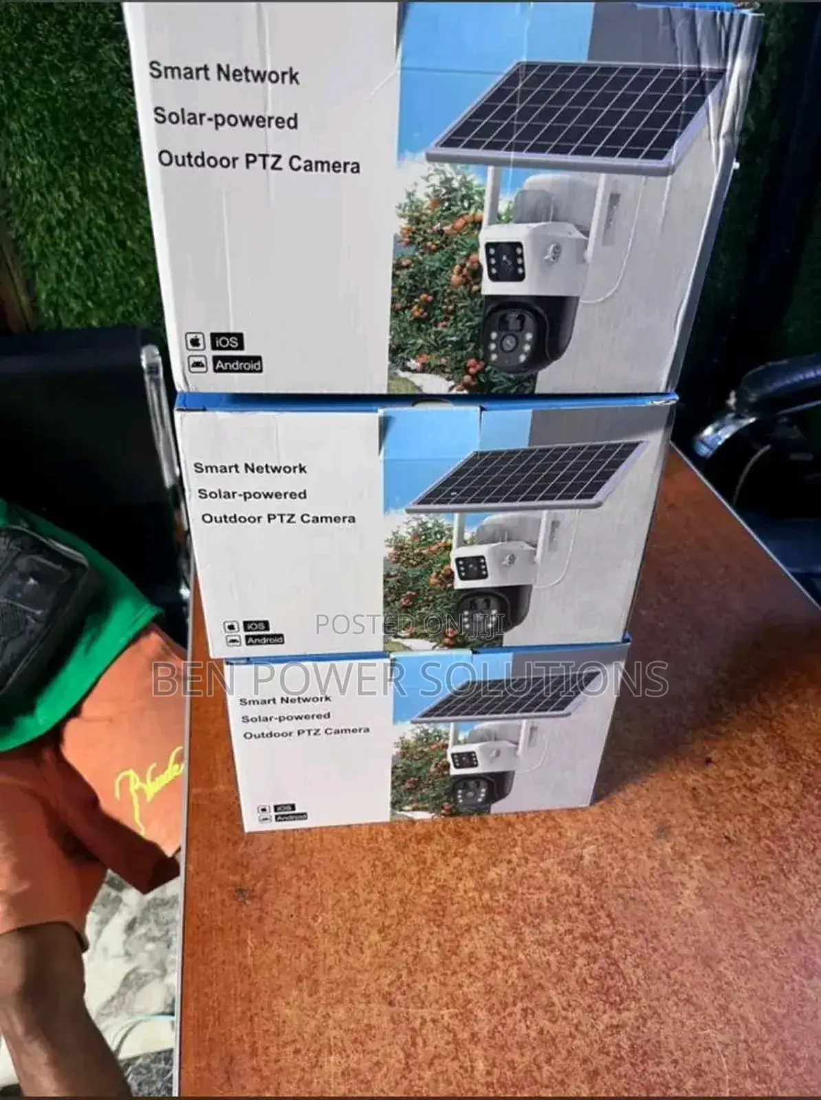 Solar Powered PTZ Outdoor Cameras