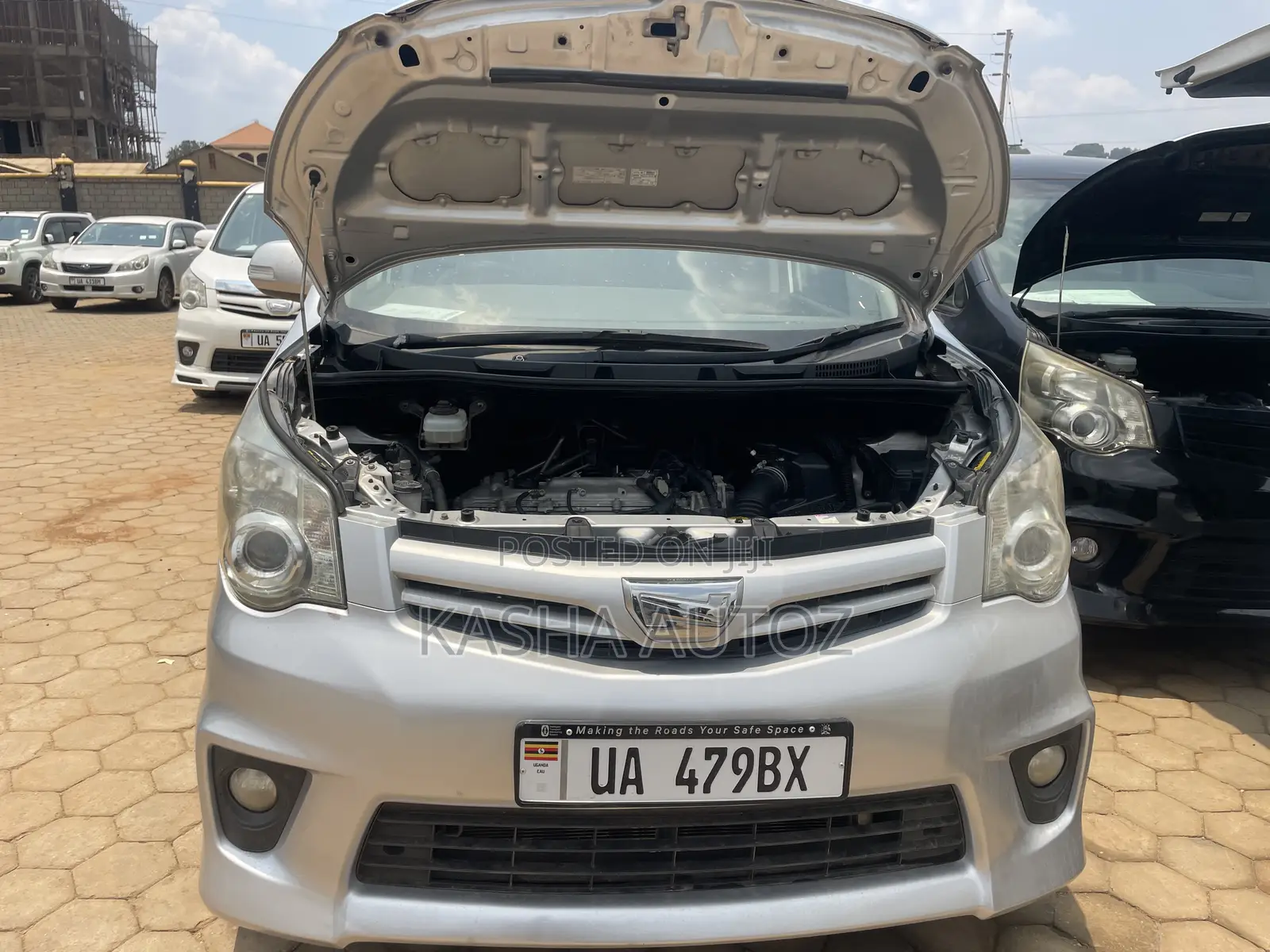 Toyota Noah 2011 Silver