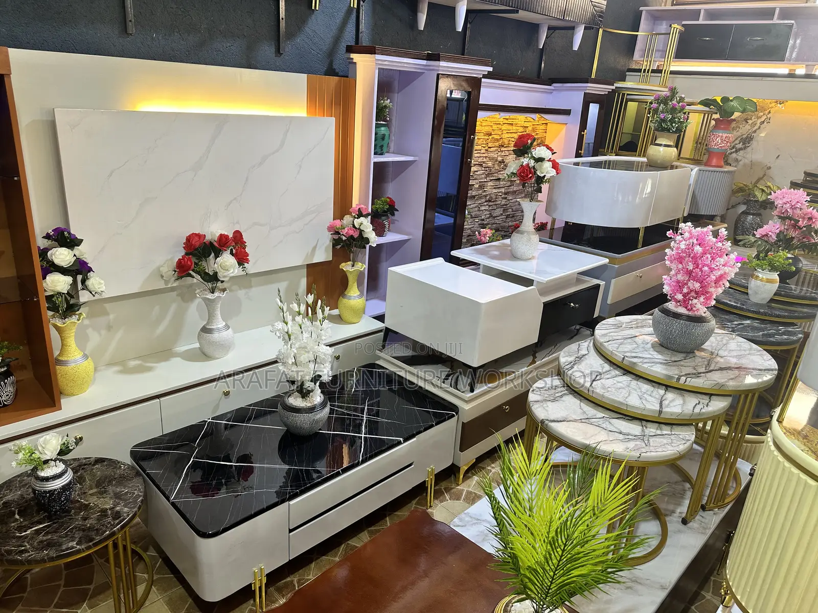 Modern Center Table Decor