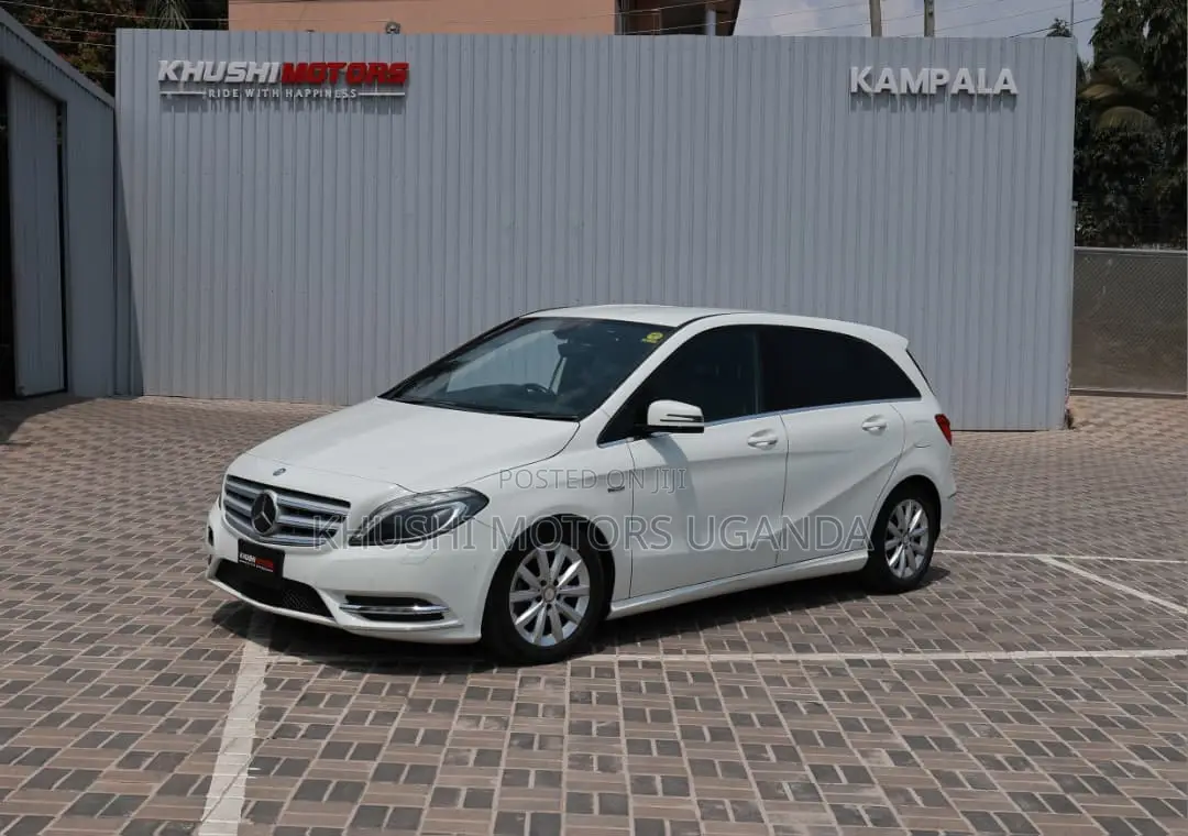 Mercedes-Benz B-Class B180 Petrol 2012 White