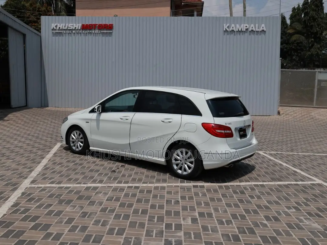 Mercedes-Benz B-Class B180 Petrol 2012 White