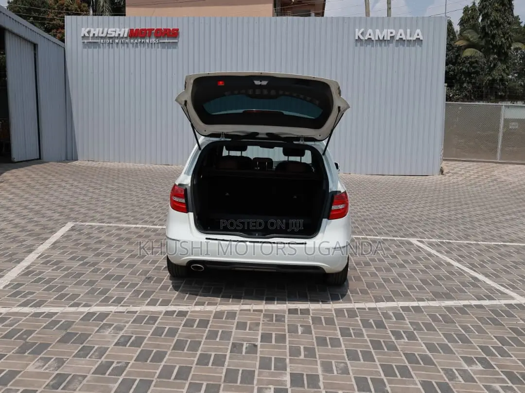 Mercedes-Benz B-Class B180 Petrol 2012 White