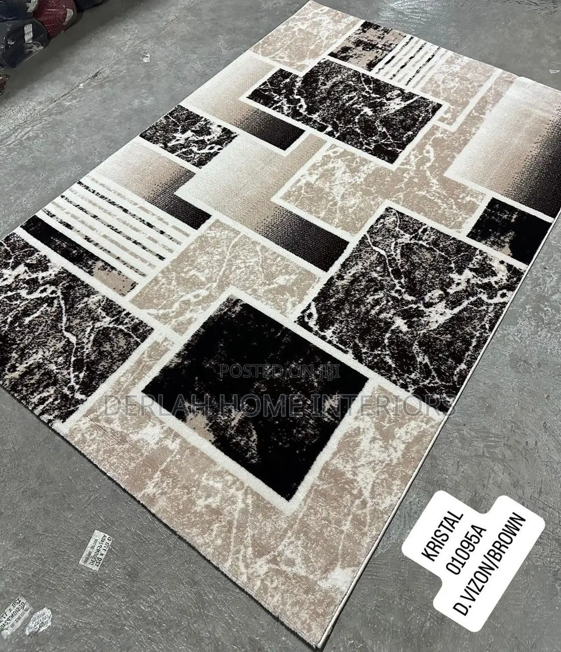 Black/White Woolen Carpet