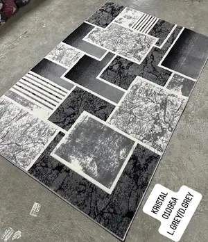 Black/White Woolen Carpet