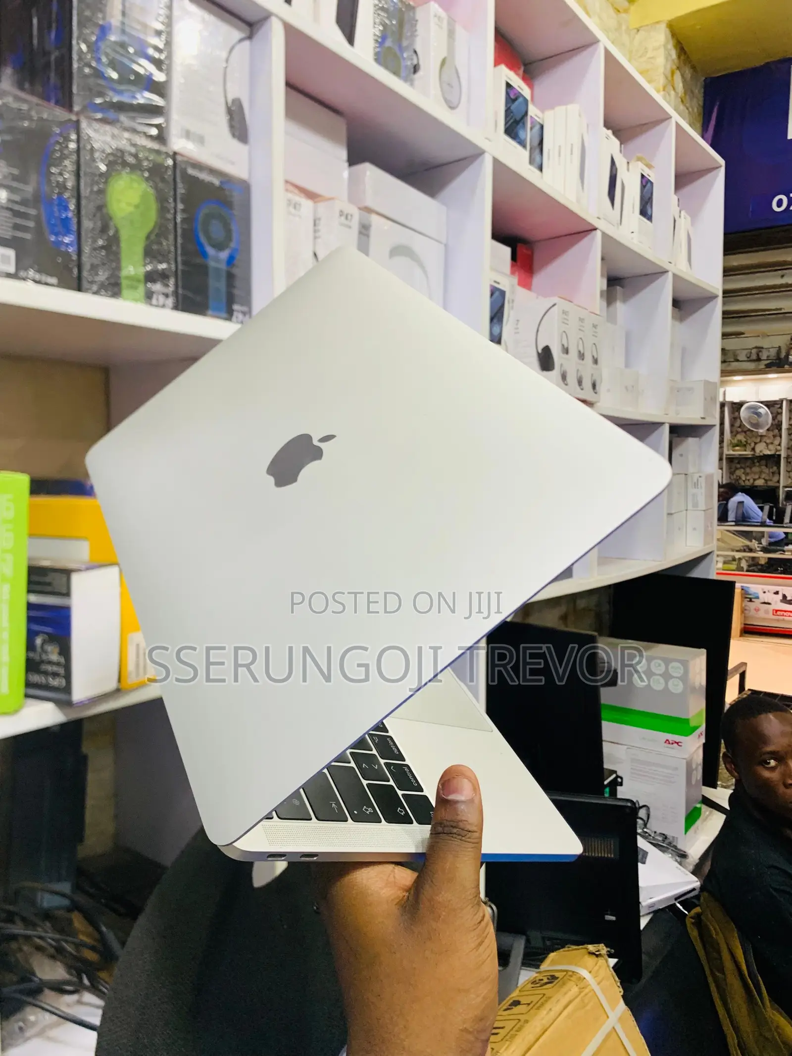 Laptop Apple MacBook 8GB Intel Core I5 SSHD (Hybrid) 512GB