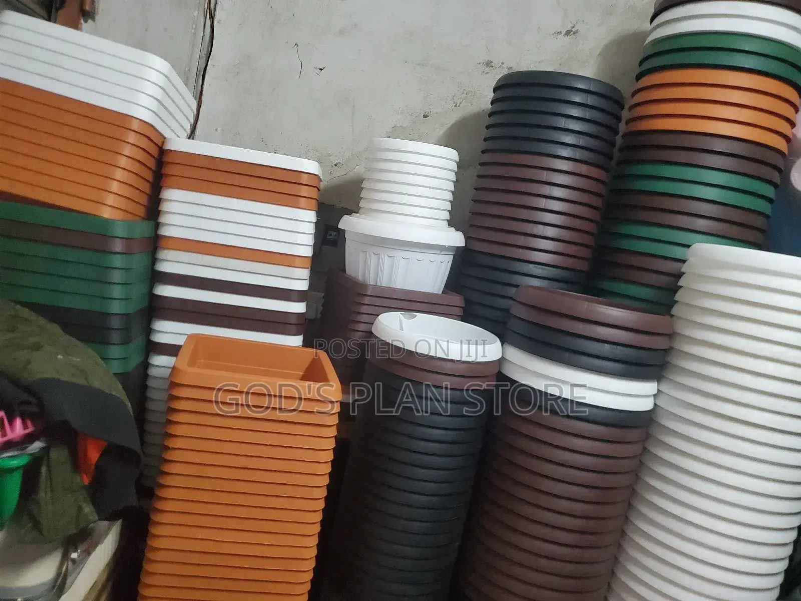 Elegance Plastic Flower Pots
