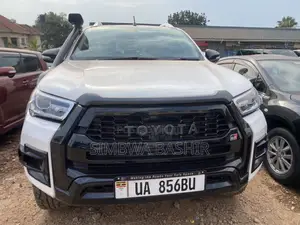 Toyota Hilux 2018 White