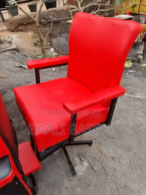 High-End Mens' Salon Chair