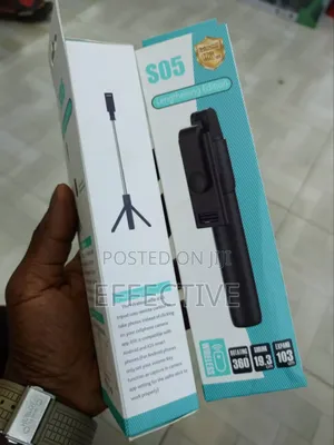 S05 Wireless Selfie Stick Tripod