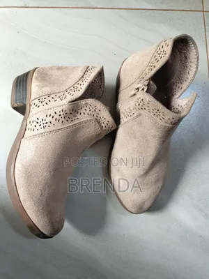 Used Size 30 Boots