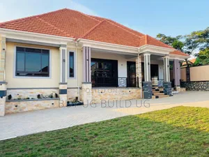 4bdrm Bungalow in Kitende Entebbe Road, Division B for sale