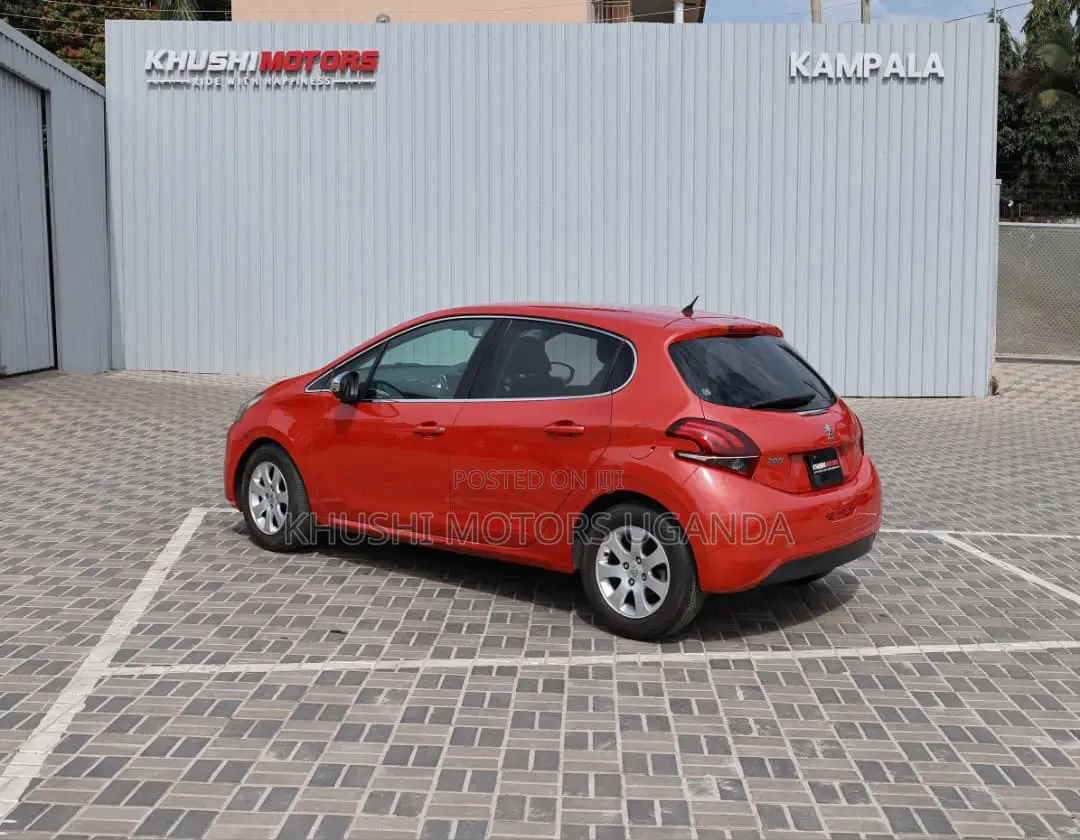 Peugeot 208 2016 Red