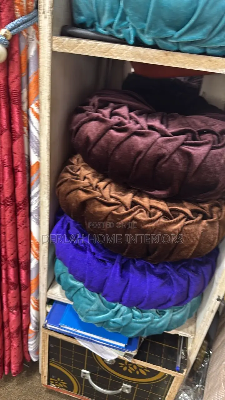 Round/Cushions/Cushions