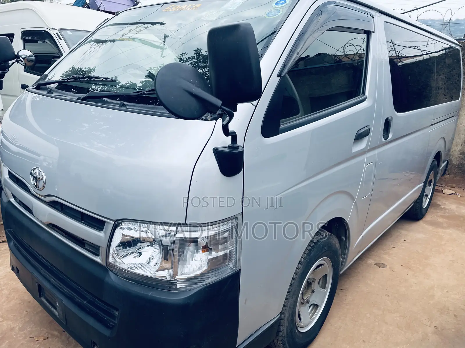 Toyota HiAce 2014 Silver