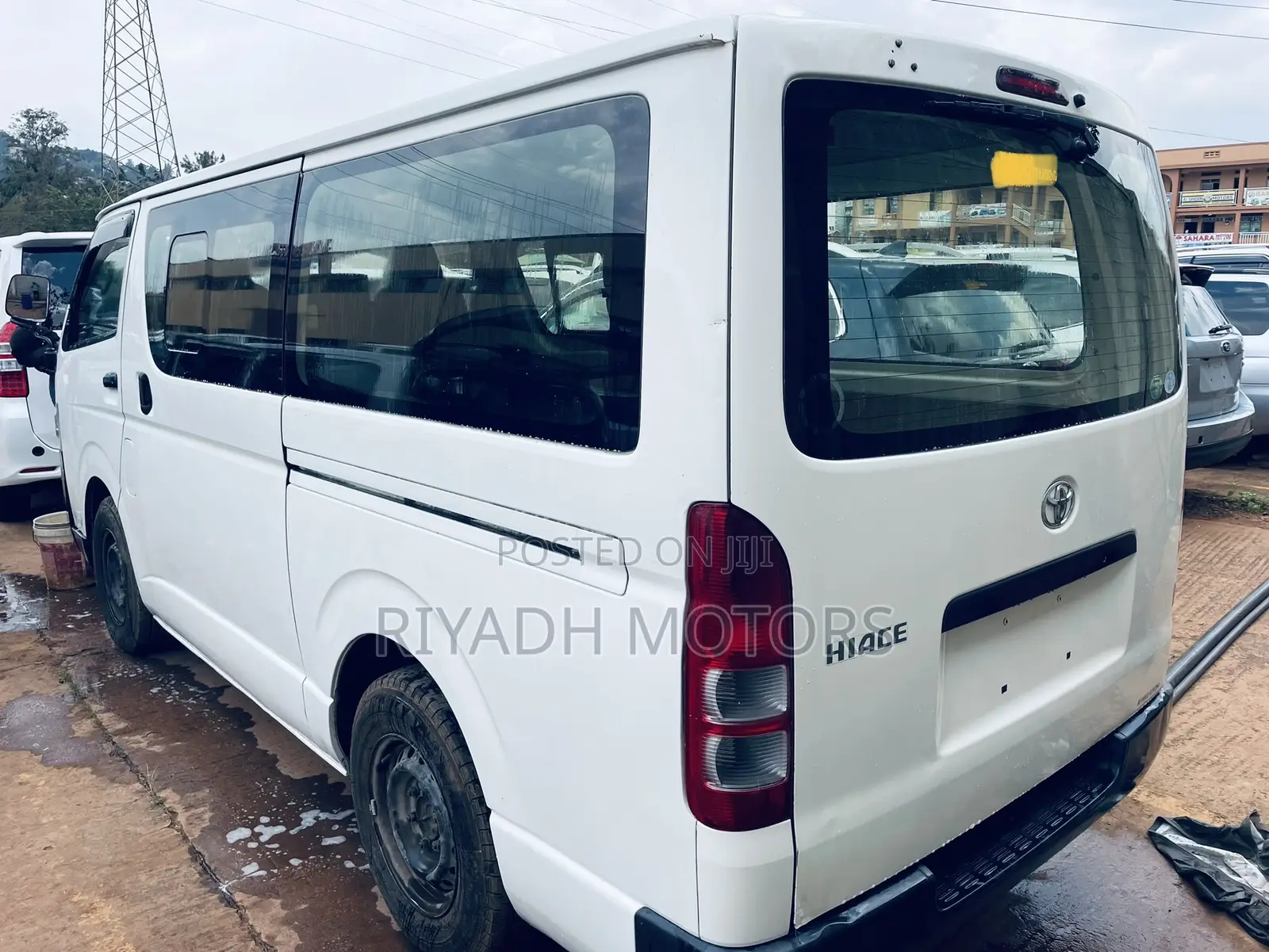 Toyota HiAce 2016 White