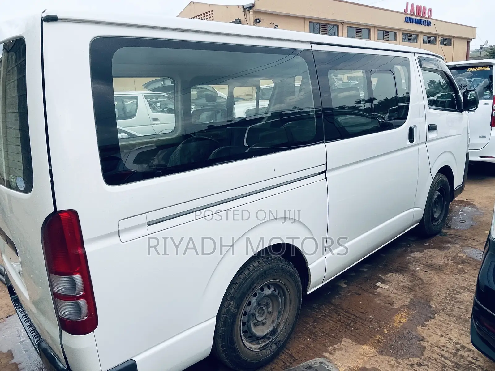 Toyota HiAce 2016 White