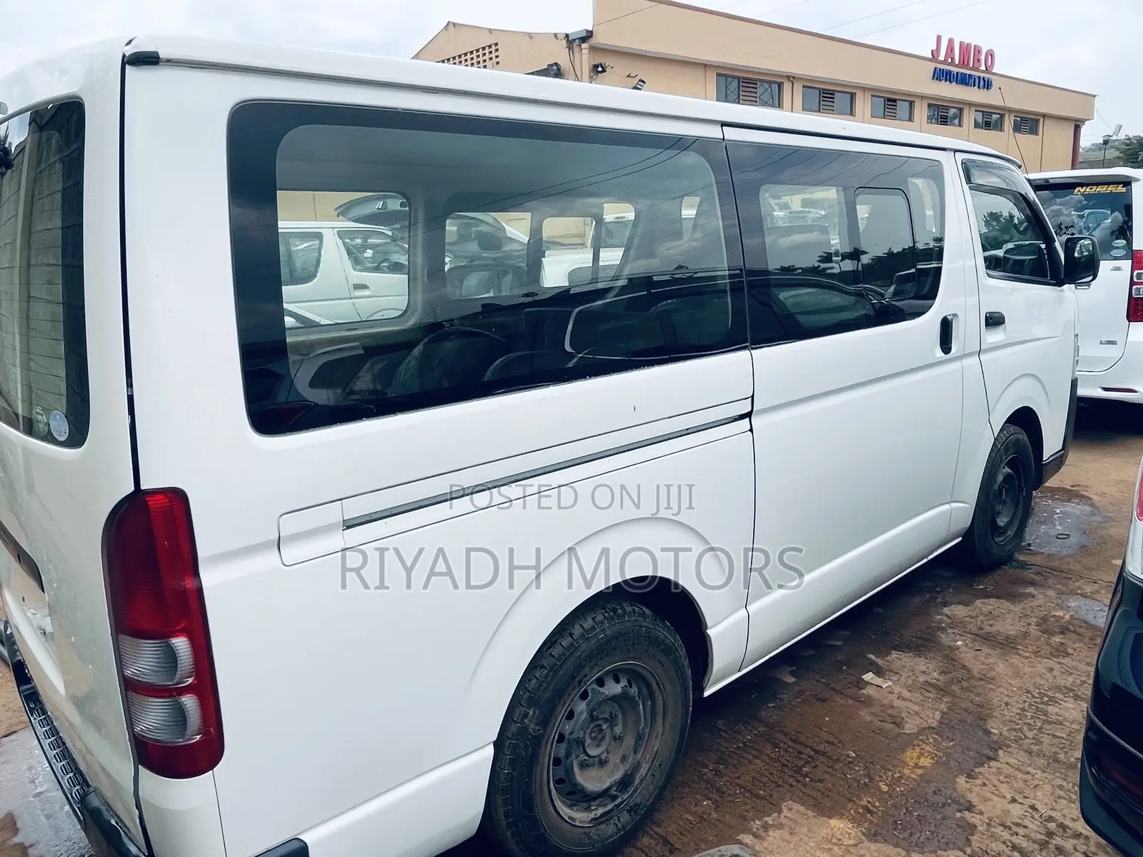 Toyota HiAce 2016 White