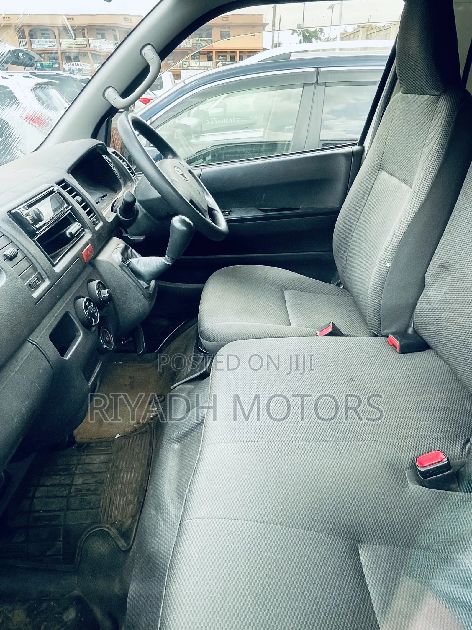 Toyota HiAce 2016 White
