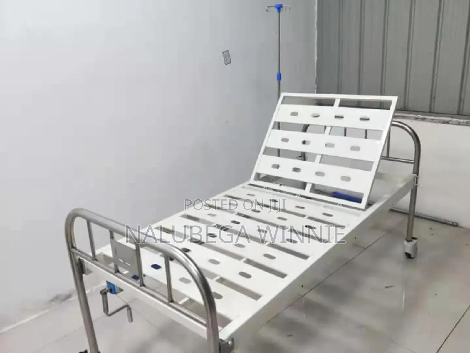 Single Crack Hospital Bed With Casters