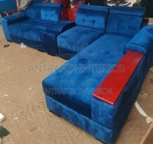 L Shaped Sofa With a Carbin Seat
