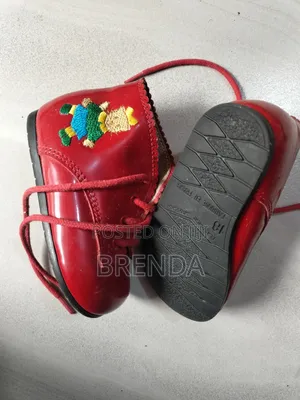 Used Bettina Size 18 Red Shoes