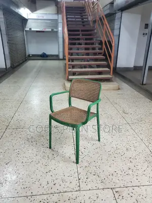 Resort Plastic Chairs Plastic Chairs for Restaurant/Bar/Hotel/Garden