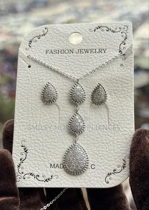 Brand New Women's Fashion Jewelry Necklace at 20% Discount Price Sale