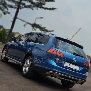 Volkswagen Golf 2016 Blue