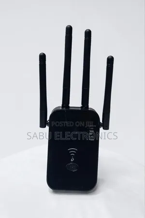 Plug-in Wifi Extender With 4 Antennas