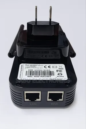 Plug-in Wifi Extender With 4 Antennas