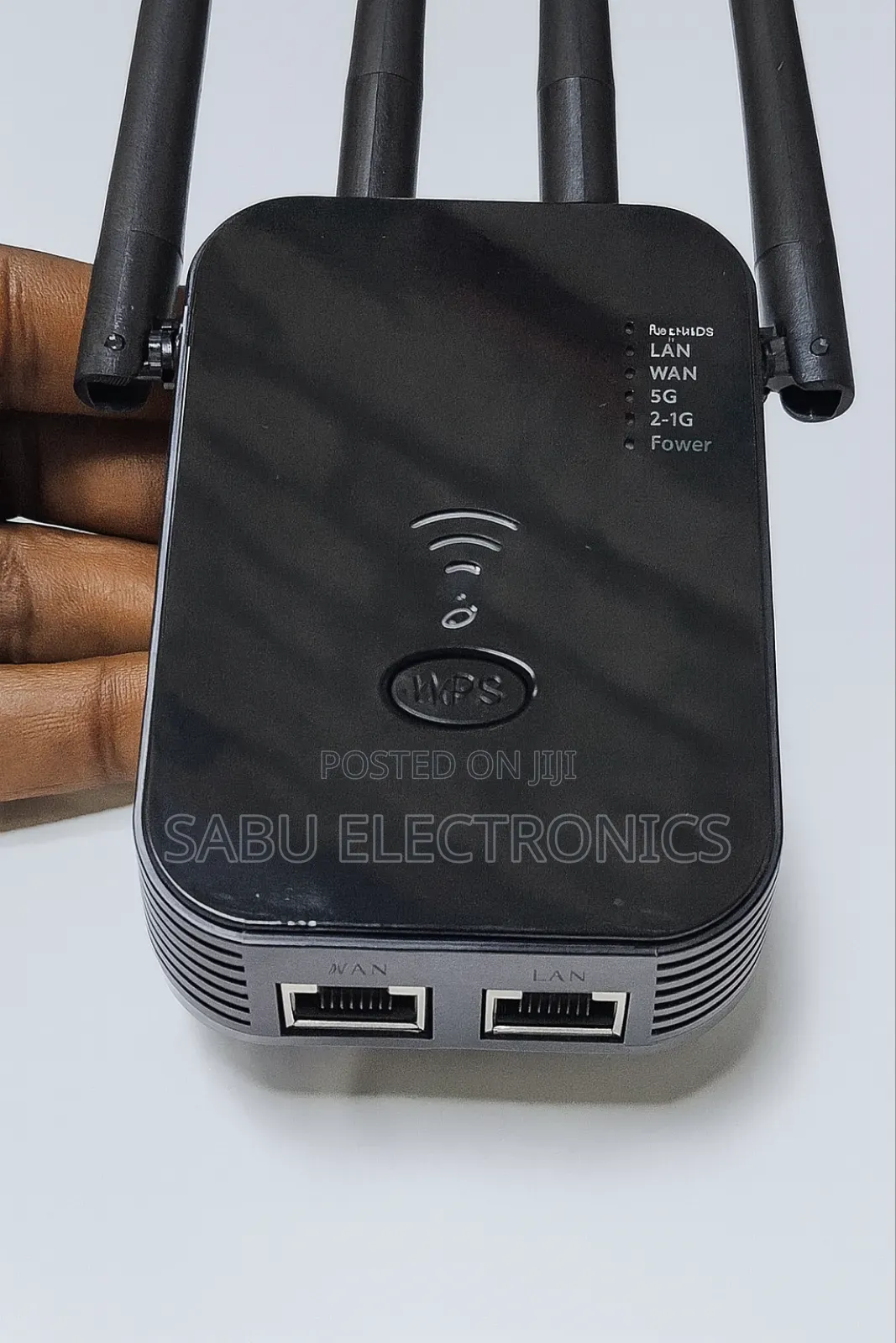 Plug-in Wifi Extender With 4 Antennas