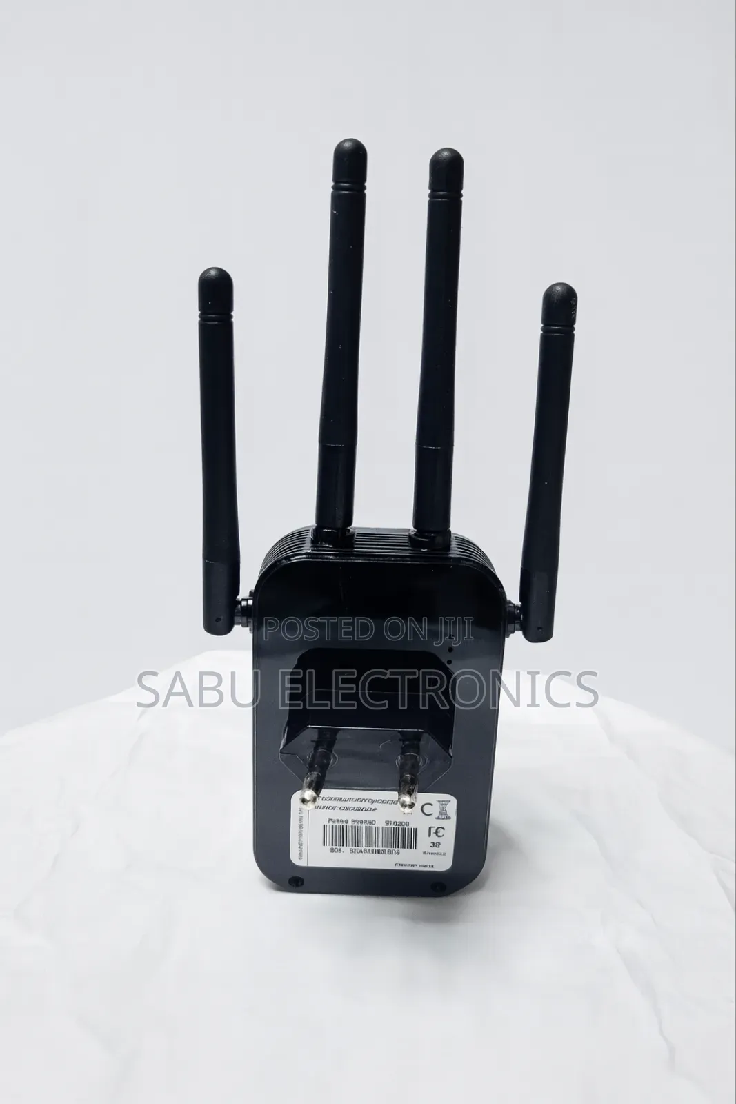 Plug-in Wifi Extender With 4 Antennas