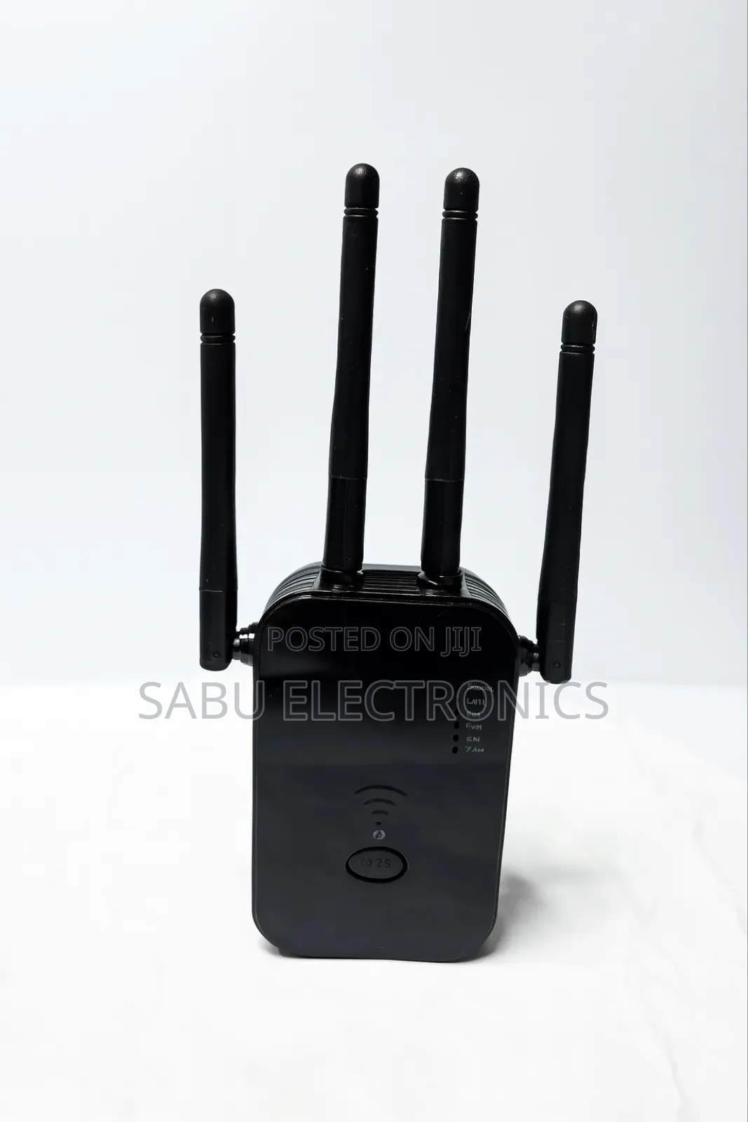 Plug-in Wifi Extender With 4 Antennas