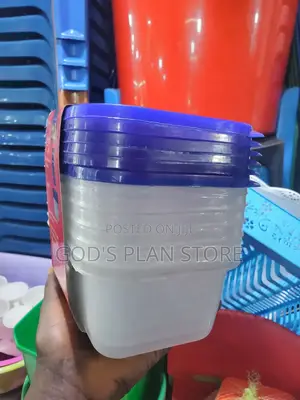 800mls Same Size Plastic Food Storage Containers