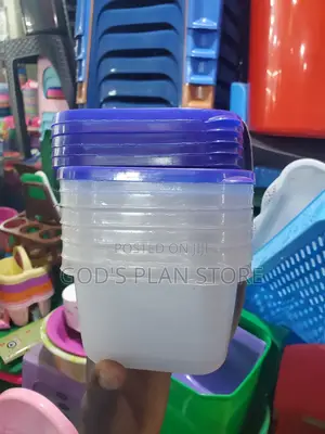 800mls Same Size Plastic Food Storage Containers