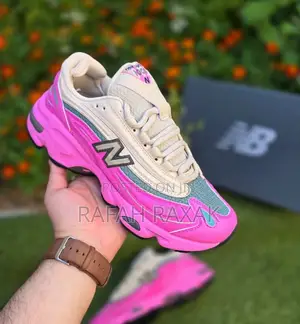 Classic Unisex New Balance 1000 Pink/Cream Trainer Sneakers
