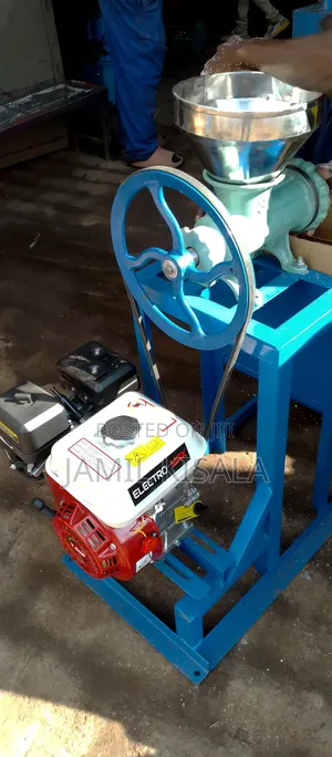 Pellets Machine With a Petrol Engine