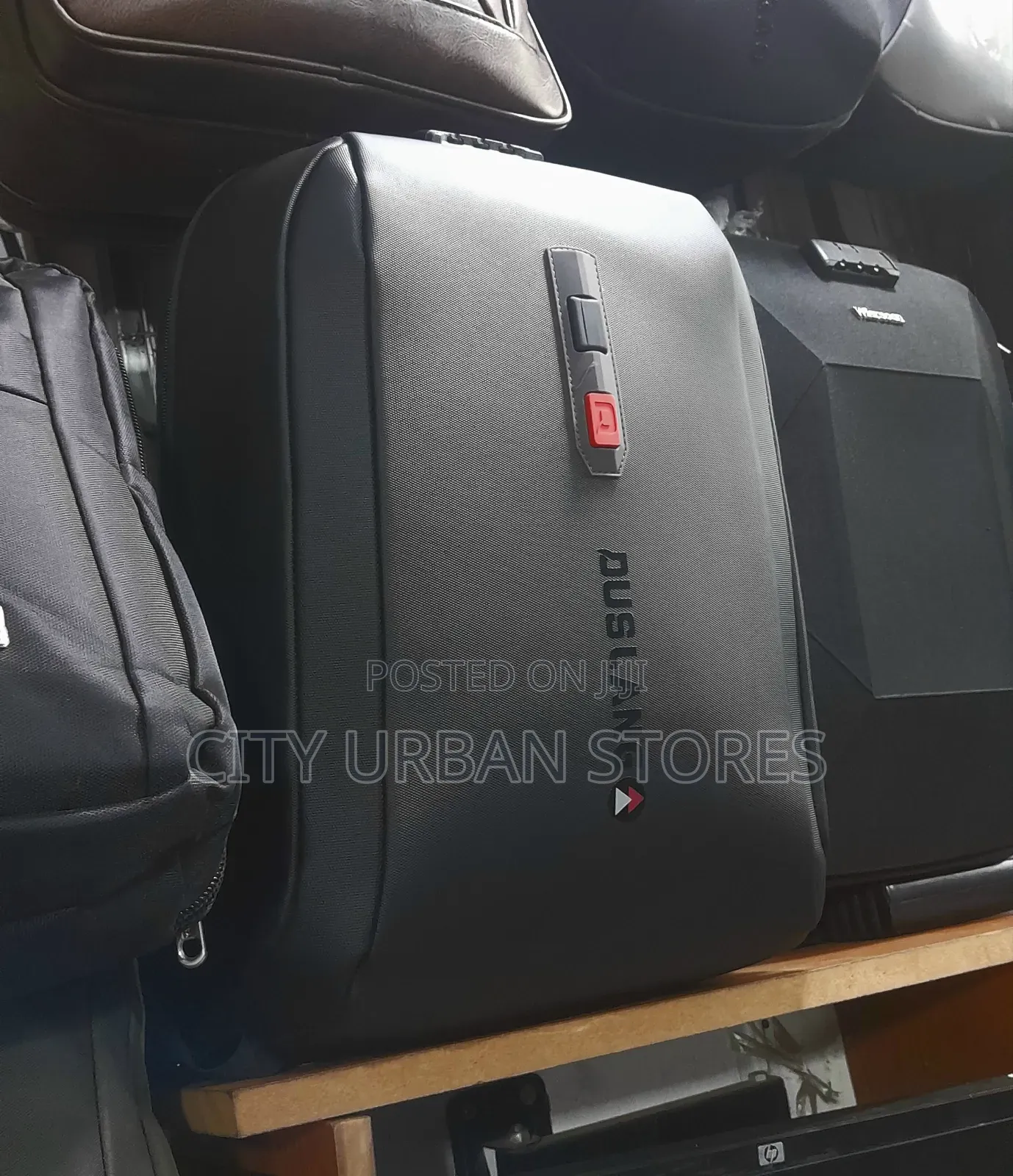 Dus Language Laptop Bag