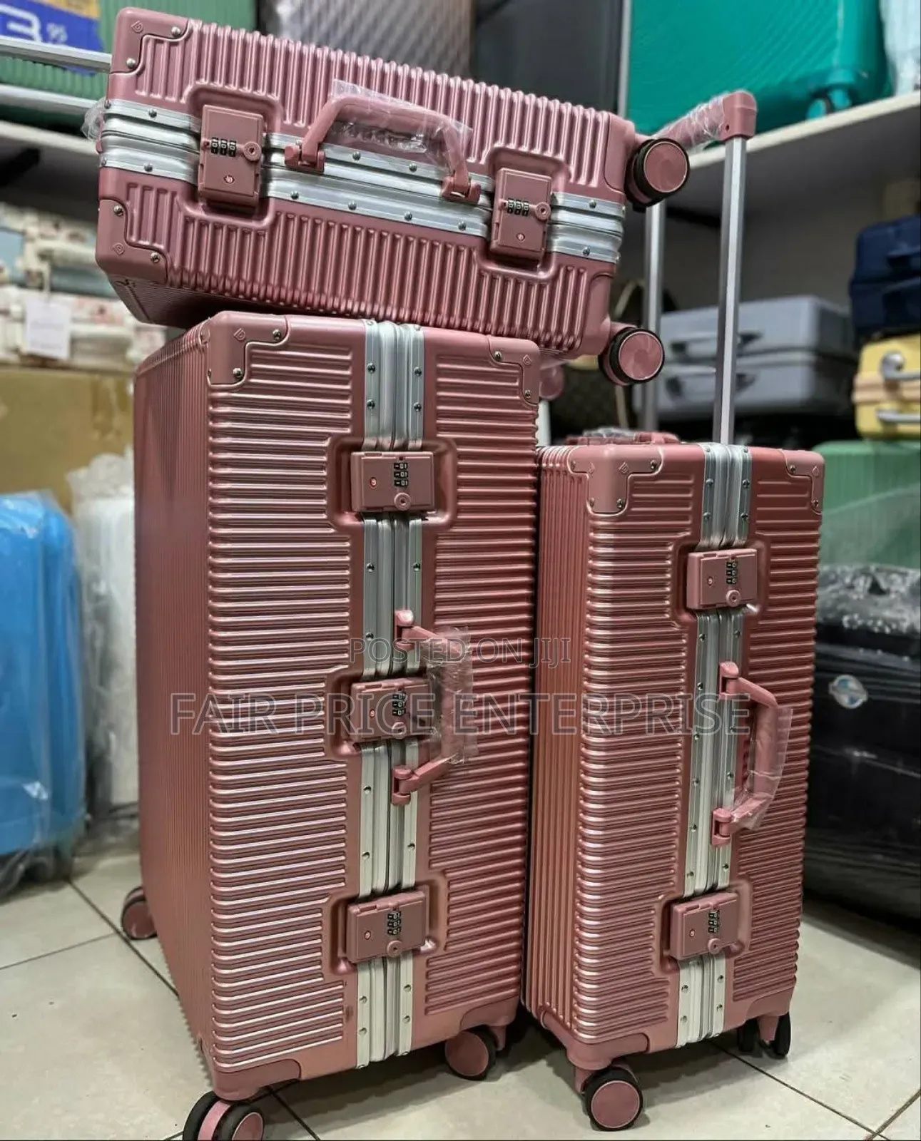 Executive Plastic Suitcase. 3pcs