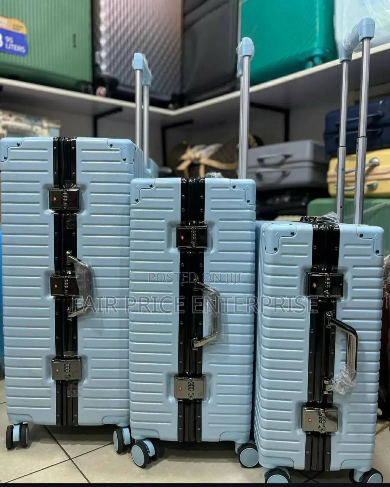 Traveling Plastic Suitcase. Full Set