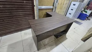 Curved Office Table 1.4 Meters Squared
