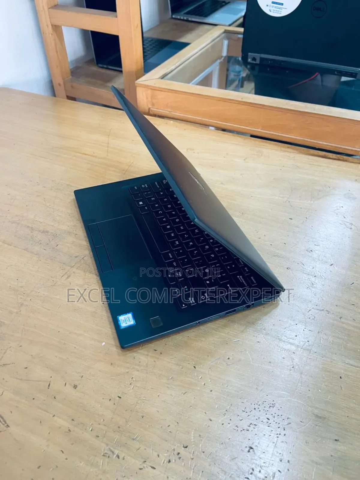 New Laptop Dell Latitude 7390 8GB Intel Core I7 SSD 256GB