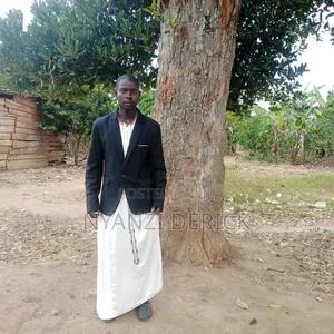 Bbamusiramu Tree Buyer and Chain Saw Cutting