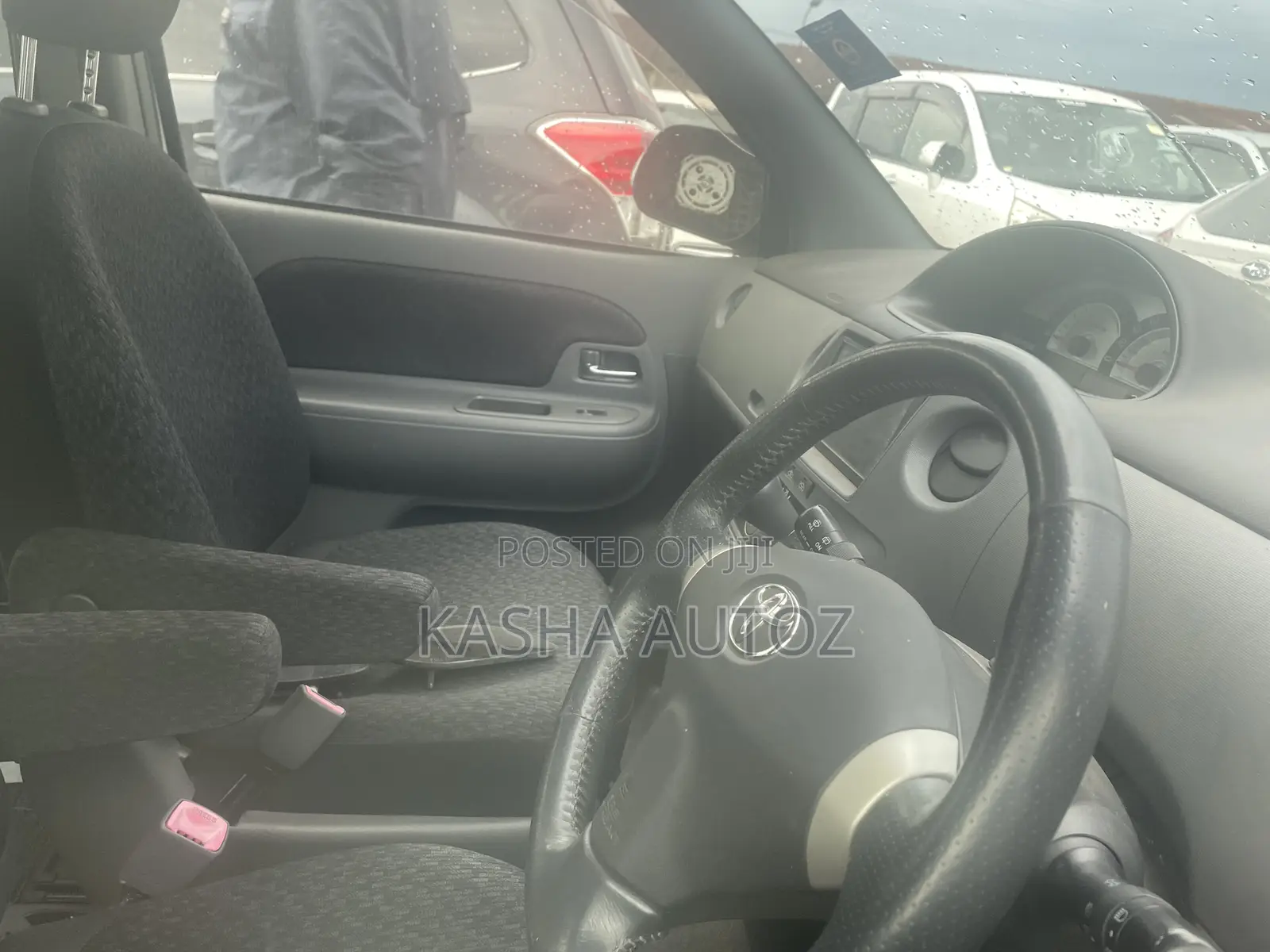 Toyota Sienta 2012 White
