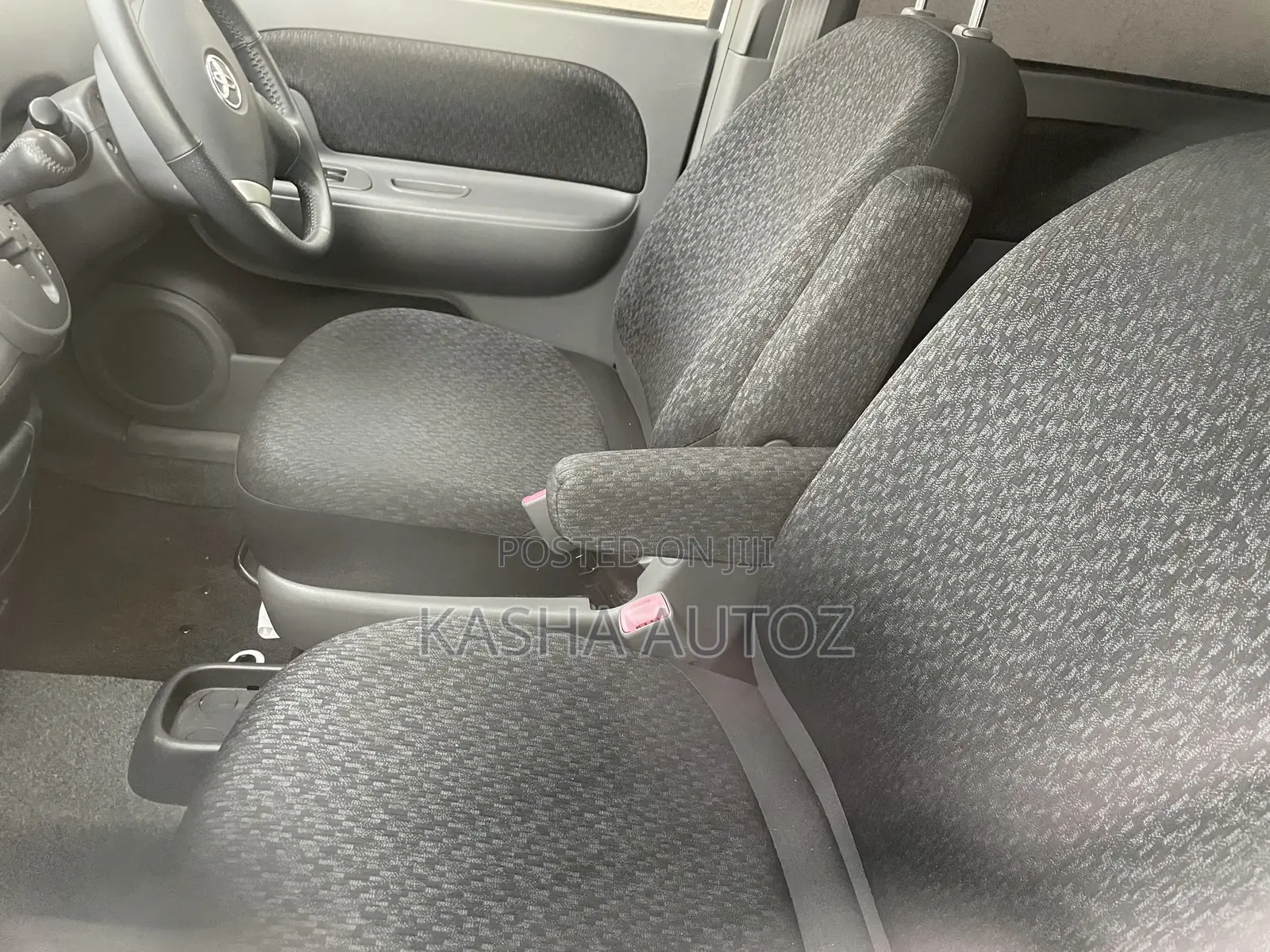 Toyota Sienta 2012 White