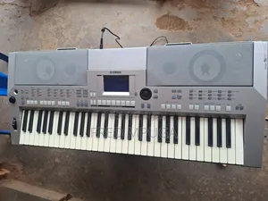 Keyboard Yamaha S500